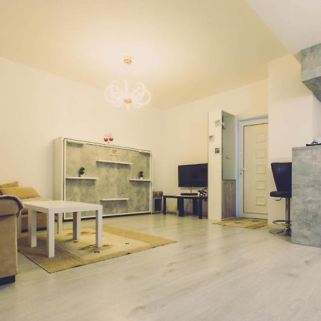 Hristovi Apartments スコピエ エクステリア 写真